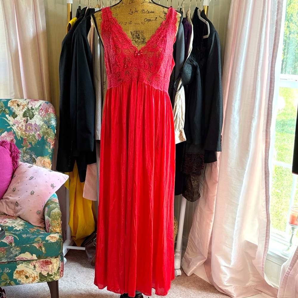 Vintage Shadowline Red Lace Bodice Satin Long Nightgown Sz L